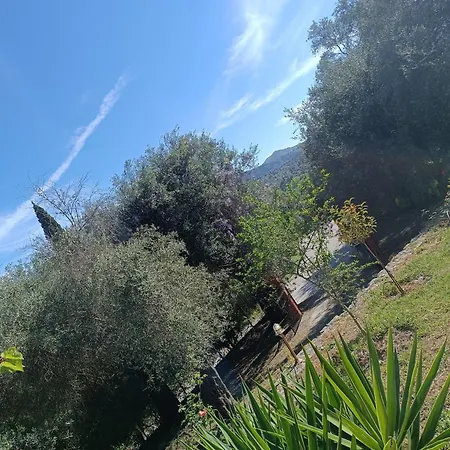 εξοχικό στο βιρο κέρκυρας Homestay *