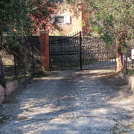 εξοχικό στο βιρο κέρκυρας *